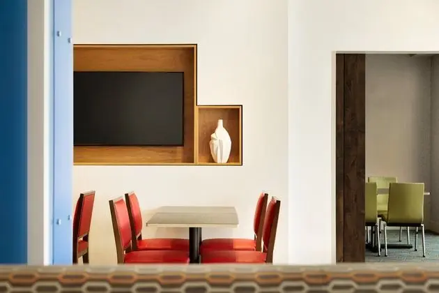 Holiday Inn Express Madisonville - Yeme / İçme