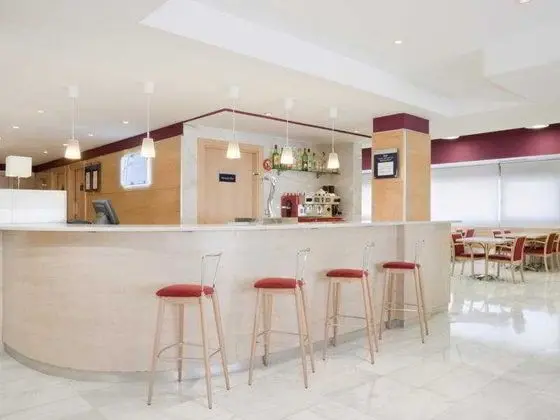 Holiday Inn Express Madrid Alcobendas - Bar