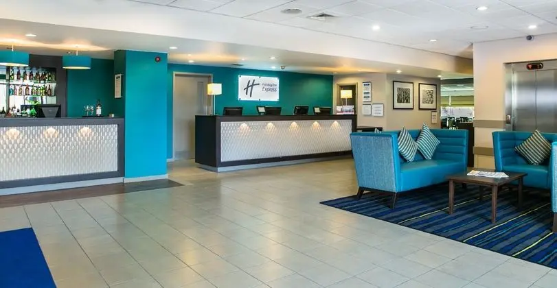 Holiday Inn Express Manchester Airport - Dış Mekan