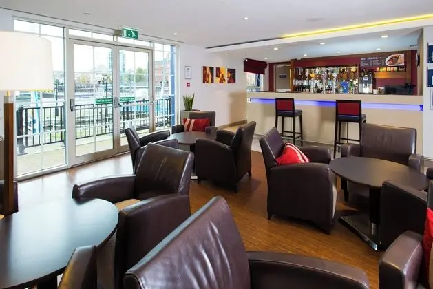 Holiday Inn Express Manchester Salford Quay - Dış Mekan