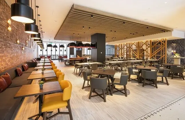 Holiday Inn Express Melbourne Little Collins, an IHG Hotel - Yerinde Yemek
