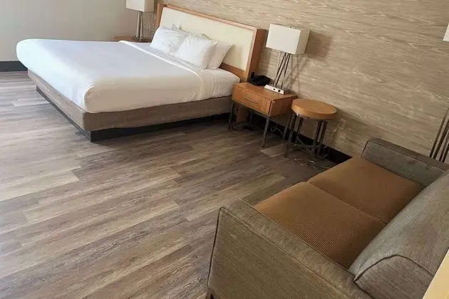 Holiday Inn Express Memphis East I-240
