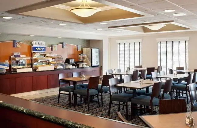 Holiday Inn Express Middletown - Newport