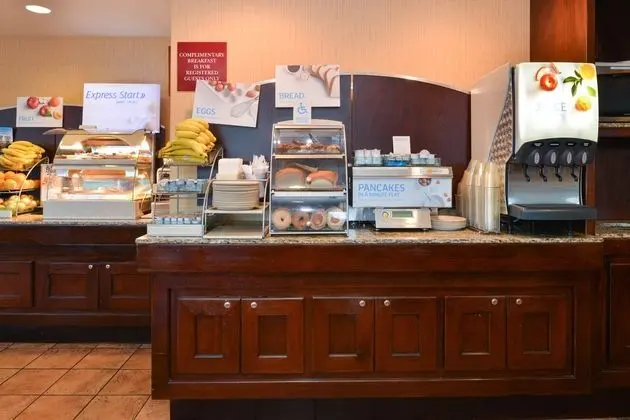 Holiday Inn Express Mill Valley San Francisco Area - Yeme / İçme