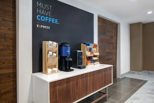 Holiday Inn Express Milwaukee Downtown, an IHG Hotel - Yerinde Yemek