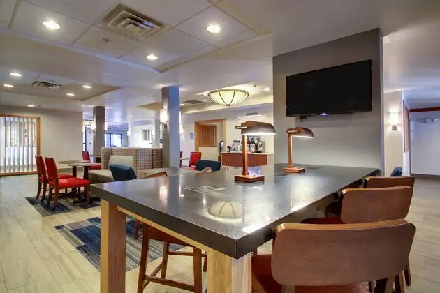 Holiday Inn Express Milwaukee N-Brown Deer/Mequon