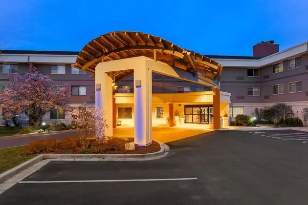 Holiday Inn Express Milwaukee-West Medical Center