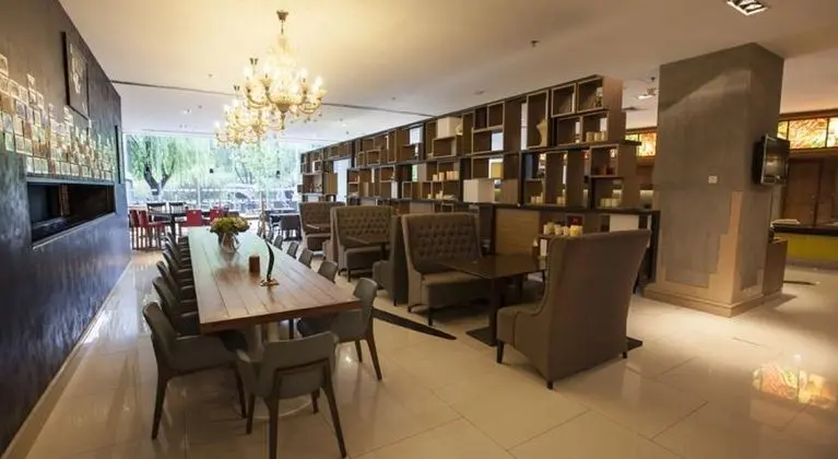 Holiday Inn Express Minzuyuan