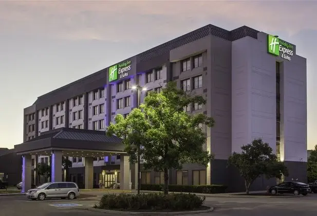 Holiday Inn Express Mississauga Toronto Southwest - 1