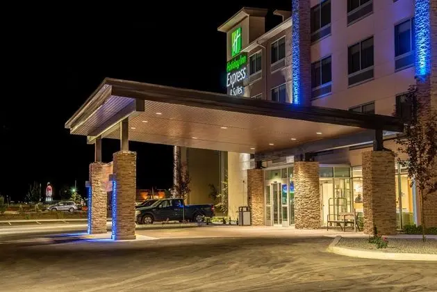 HOLIDAY INN EXPRESS MOSES LAKE