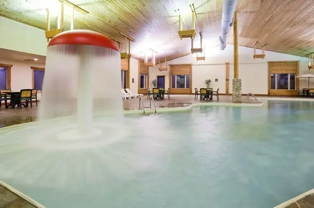 Holiday Inn Express Munising Lakeview - Havuz