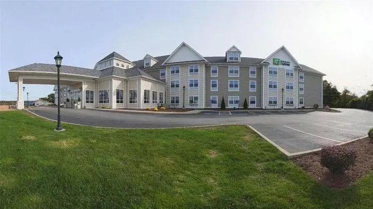 Holiday Inn Express Mystic