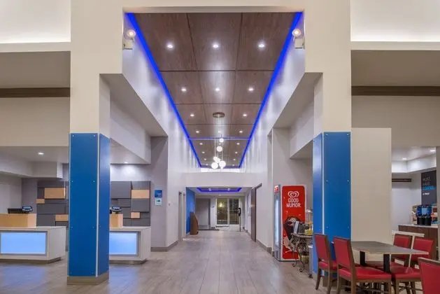 Holiday Inn Express Mystic - Dış Mekan