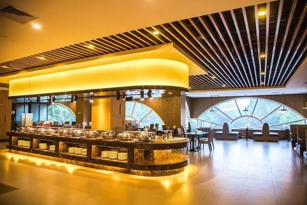 Holiday Inn Express Nanjing Xuanwu Lake, an IHG Hotel - Yerinde Yemek