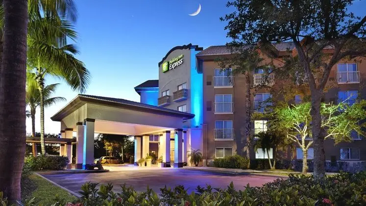Holiday Inn Express Naples Downtown 5th Avenue
