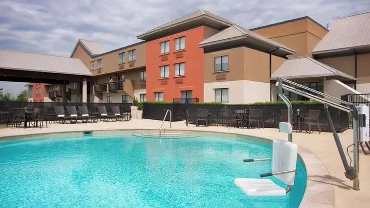 Holiday Inn Express Nashville Airport - Havuz
