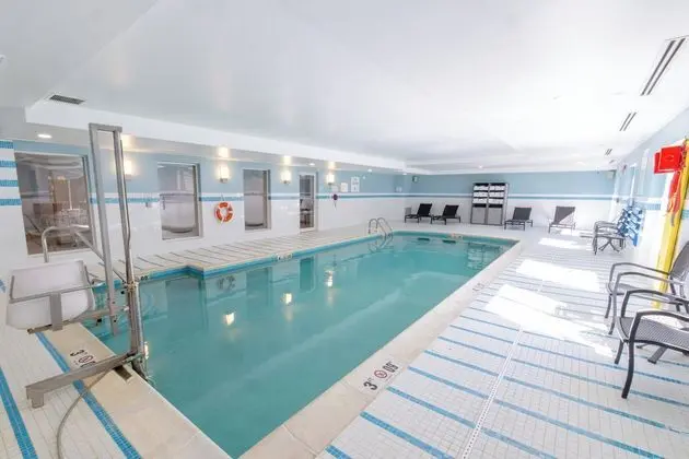 Holiday Inn Express Neptune - Havuz