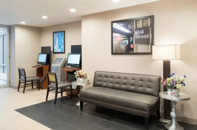 Holiday Inn Express New York City- Wall Street, an IHG Hotel - Lobi