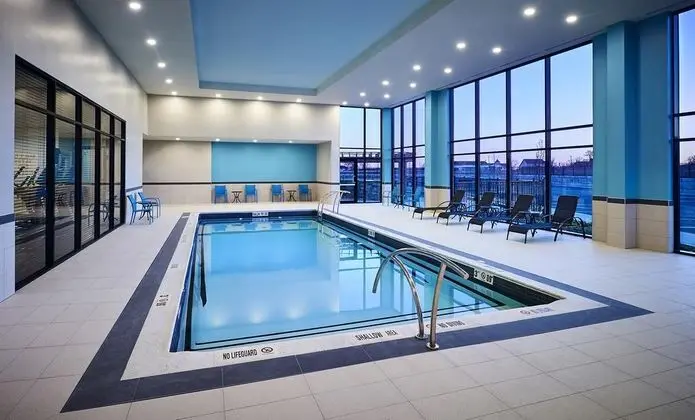Holiday Inn Express Niagara-On-The-Lake - Havuz