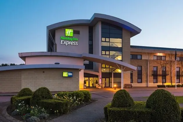 Holiday Inn Express Northampton - South, an IHG Hotel - Dış Mekan