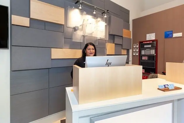 Holiday Inn Express NYC Brooklyn - Sunset Park, an IHG Hotel - Lobi