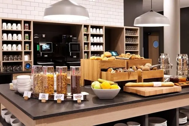 Holiday Inn Express Offenburg, an IHG Hotel - Yerinde Yemek