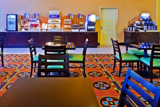 Holiday Inn Express Opryland Hotel