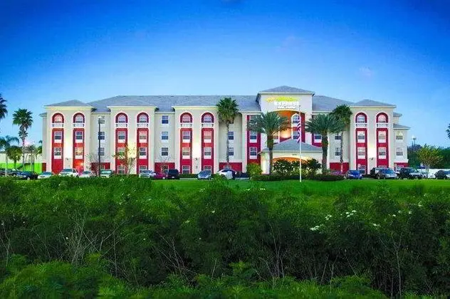 Holiday Inn Express Orlando Airport