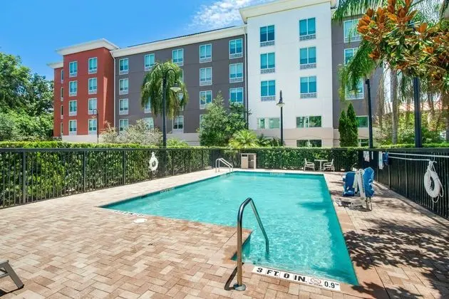 Holiday Inn Express Orlando - Apopka - Havuz