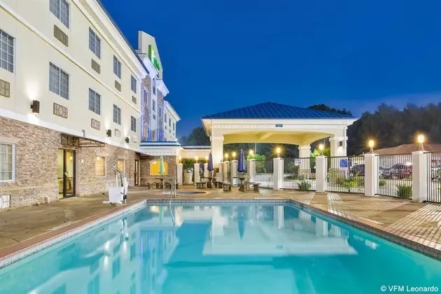 Holiday Inn Express Palestine - Havuz