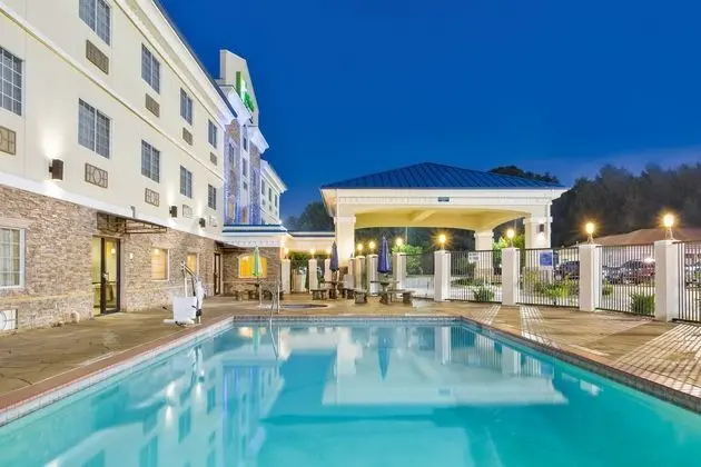 Holiday Inn Express Palestine - Havuz