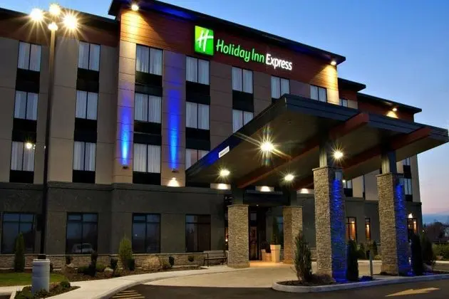 Holiday Inn Express Pembroke - Genel