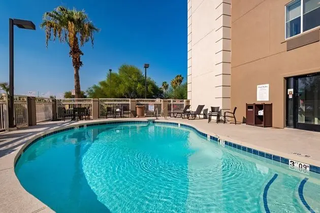 Holiday Inn Express Peoria North Glendale - Havuz
