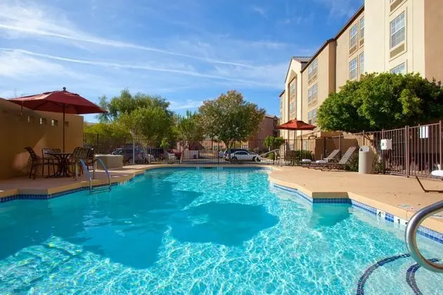 Holiday Inn Express Phoenix Airport - Havuz