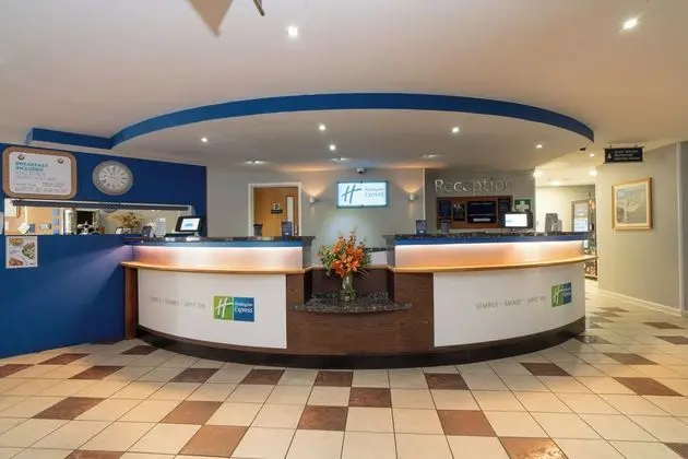 Holiday Inn Express Poole - Lobi