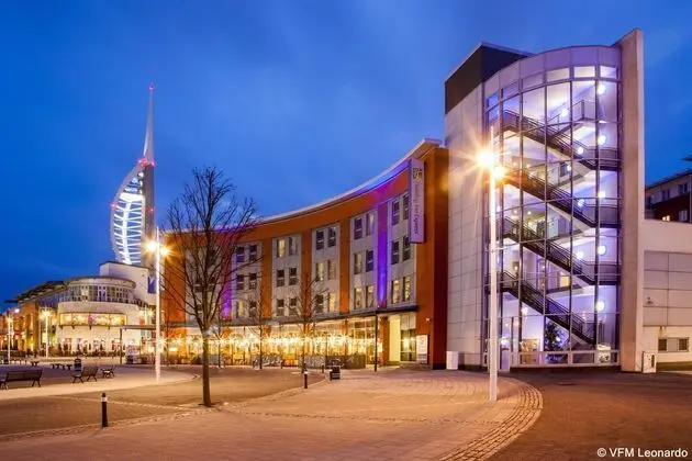 Holiday Inn Express Portsmouth Gunwharf Quays