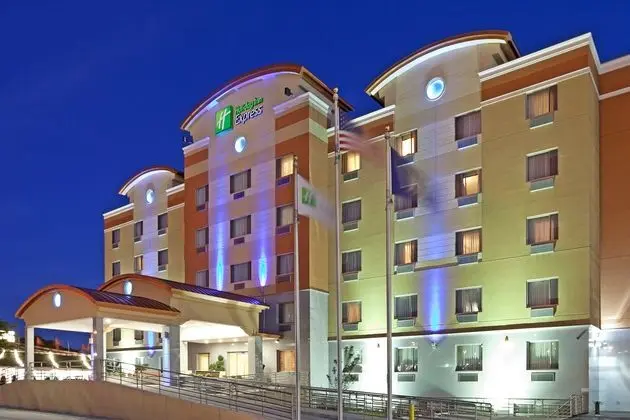 Holiday Inn Express Queens Maspeth