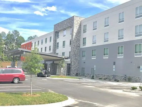 Holiday Inn Express Raleigh Arpt - Brier Crk Area