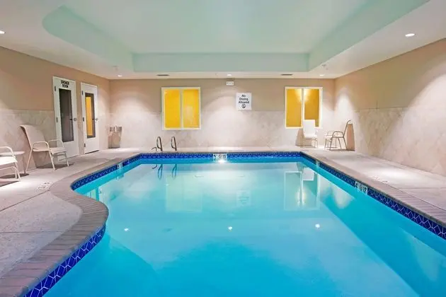 Holiday Inn Express Reno Airport - Havuz