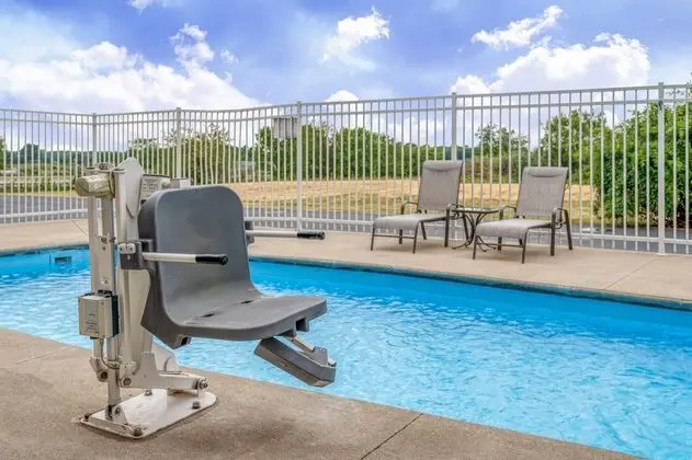 Holiday Inn Express Rensselaer, an IHG Hotel - Havuz