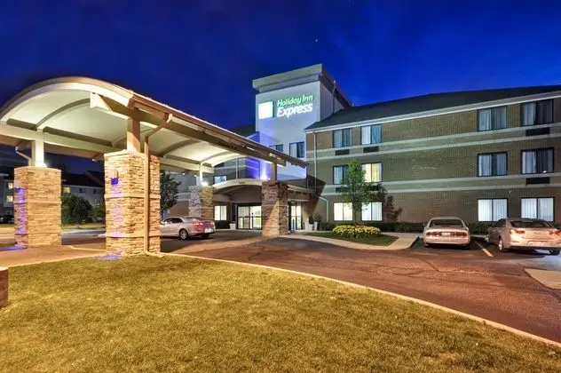Holiday Inn Express Romulus / Detroit Airport - Dış Mekan