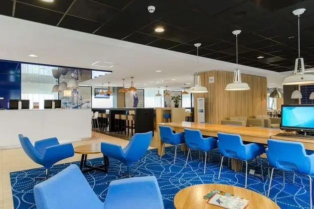 Holiday Inn Express Rotterdam - Central Station, an IHG Hotel - Lobi