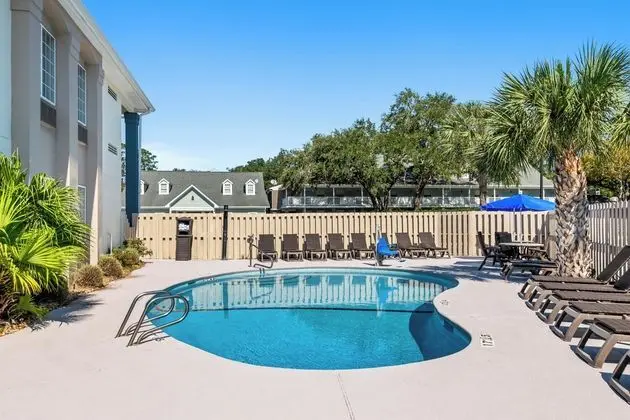 Holiday Inn Express Saint Simons Island - Havuz