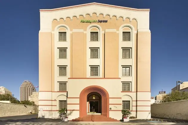 Holiday Inn Express San Antonio N-Riverwalk Area - Dış Mekan