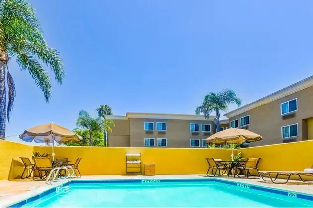 Holiday Inn Express San Diego Sea World - Beach Ar - Havuz