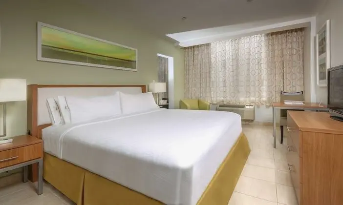 Holiday Inn Express San Juan - Genel