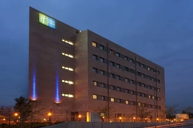 Holiday Inn Express Sant Cugat - Dış Mekan