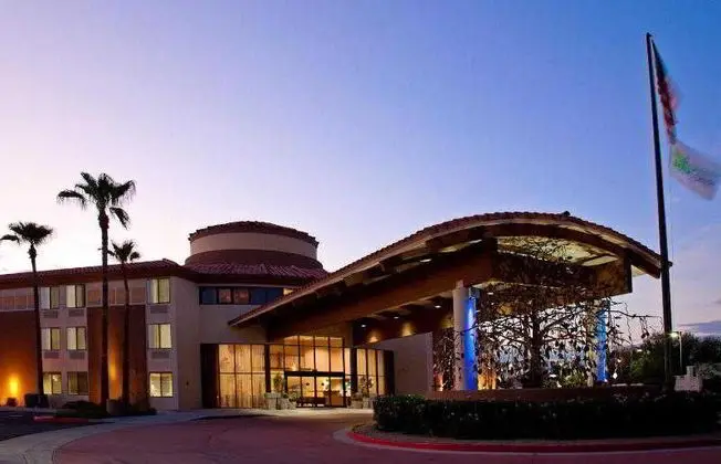 Holiday Inn Express Scottsdale - 1