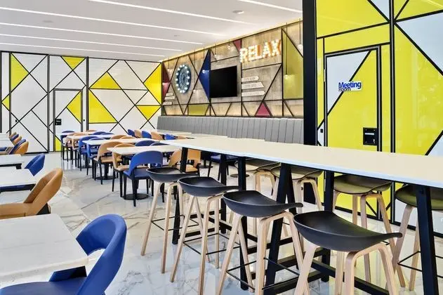 Holiday Inn Express Singapore Serangoon, an IHG Hotel - Yerinde Yemek