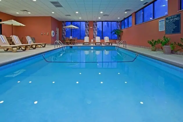 Holiday Inn Express South - Havuz